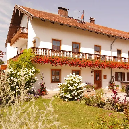 Holzhauser Hof * Waldkraiburg