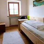Holzhauser Hof * וואלדקרייבורג
