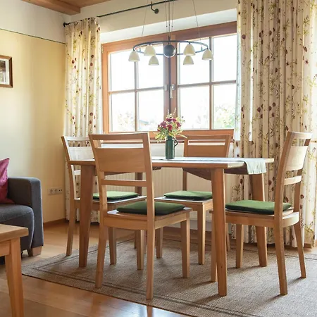 Holzhauser Hof Apartmán *